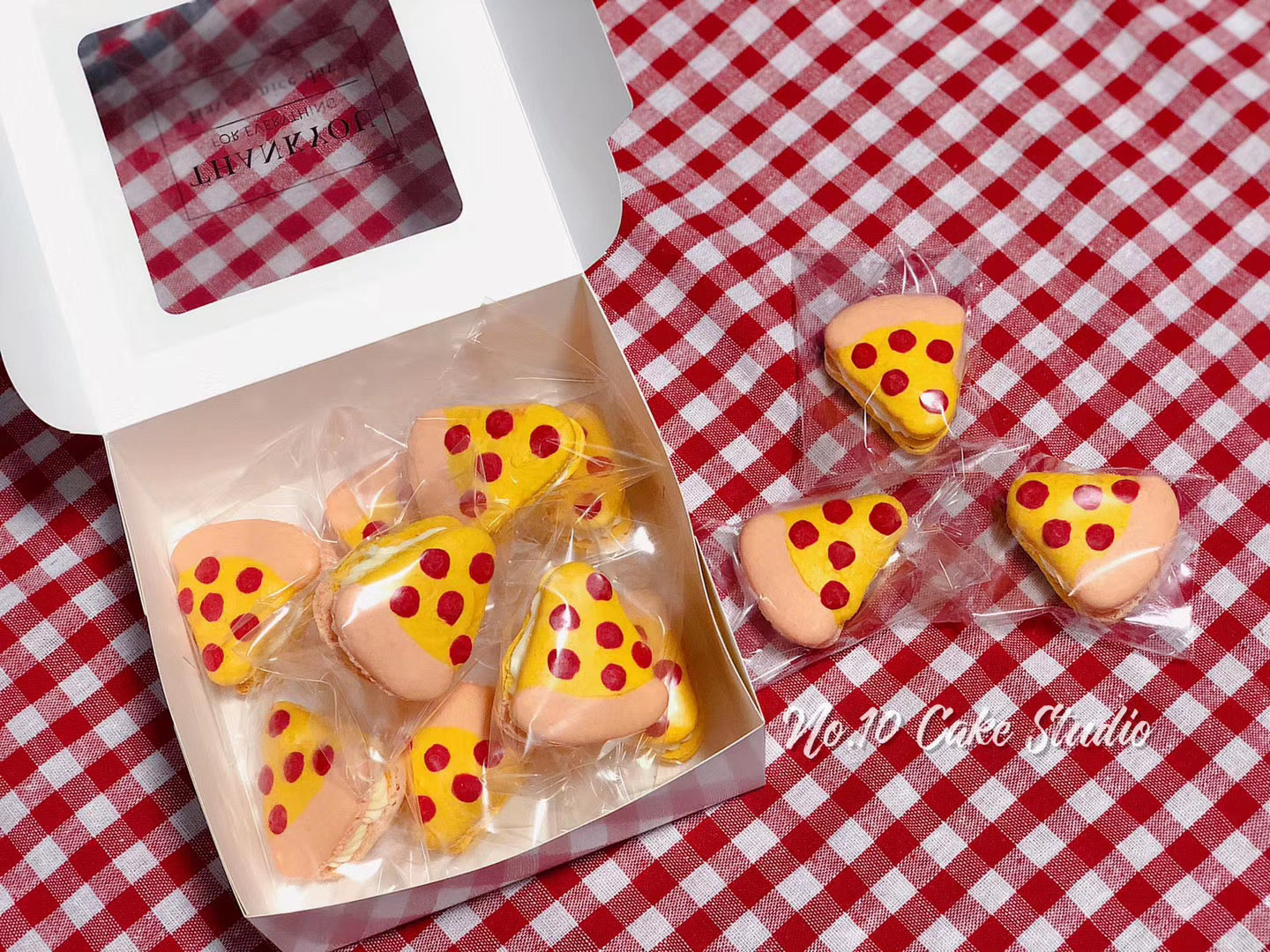 Pizza Macarons (12pcs)