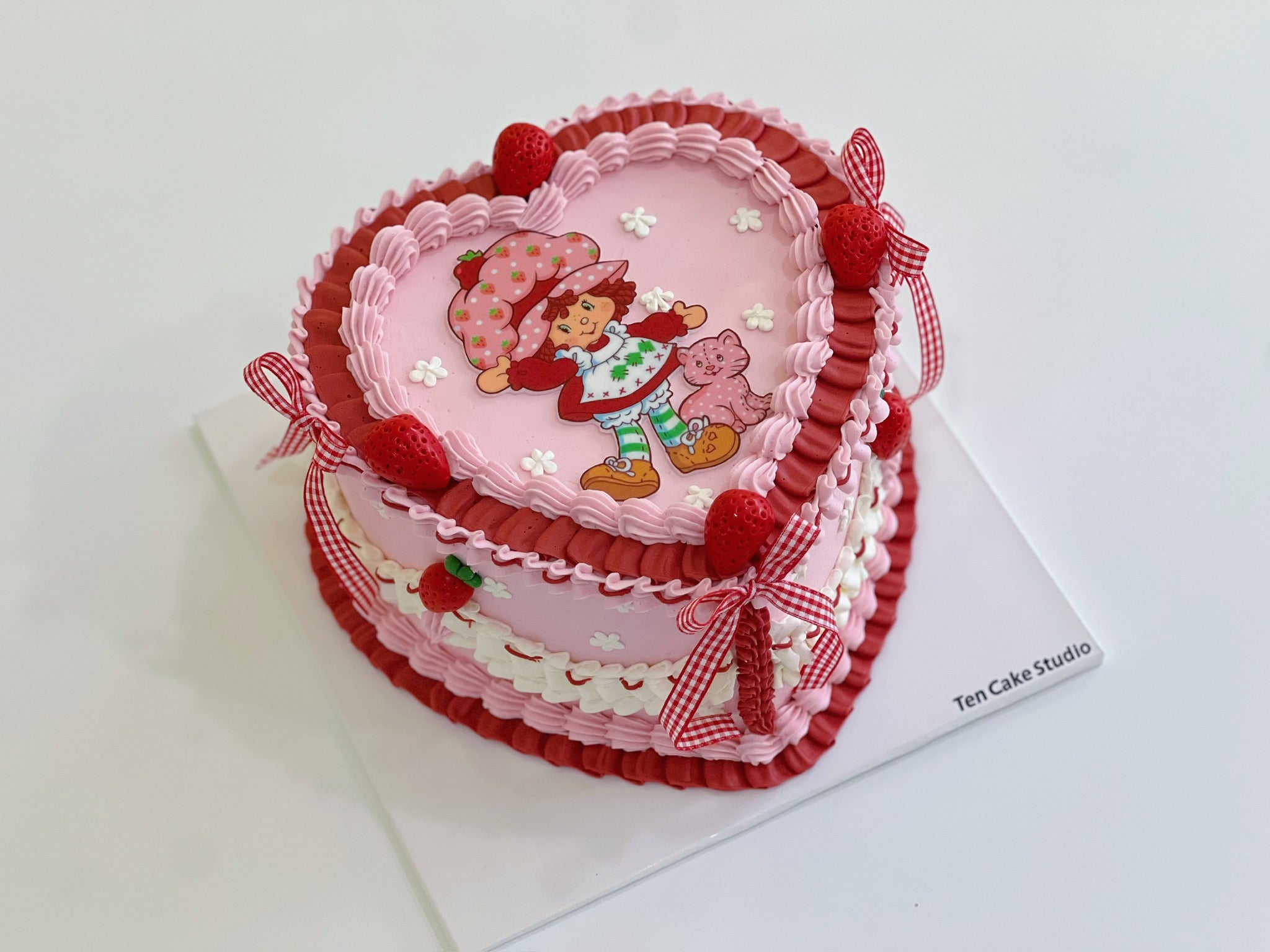 Strawberry Shortcake Theme Heart Cake – Tencakestudio.com