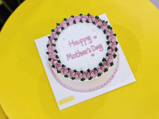Pipping Floral Cake