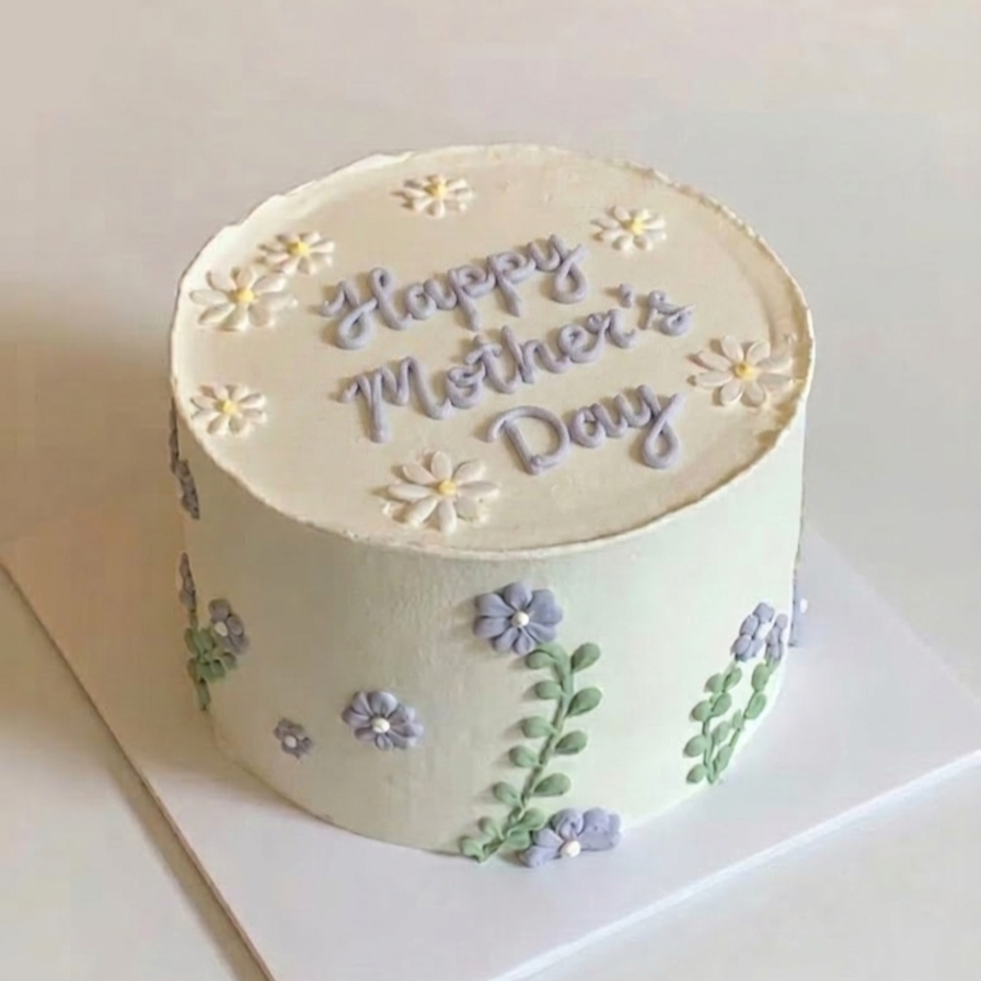 Piping Floral Cake